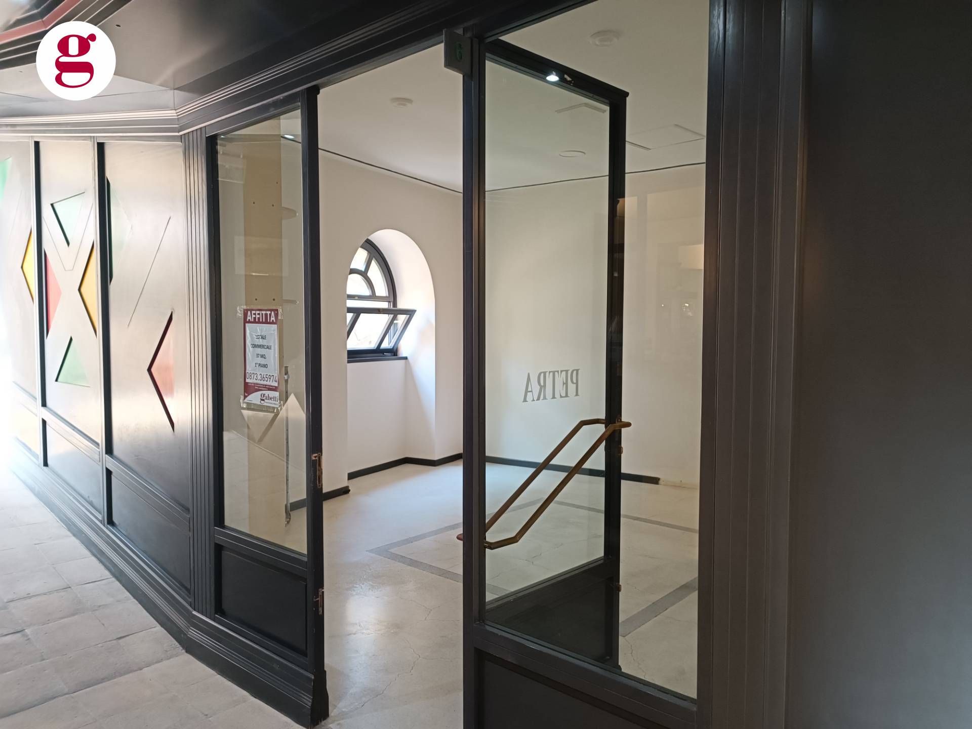 Locale commerciale in affitto a Vasto, Vasto Paese