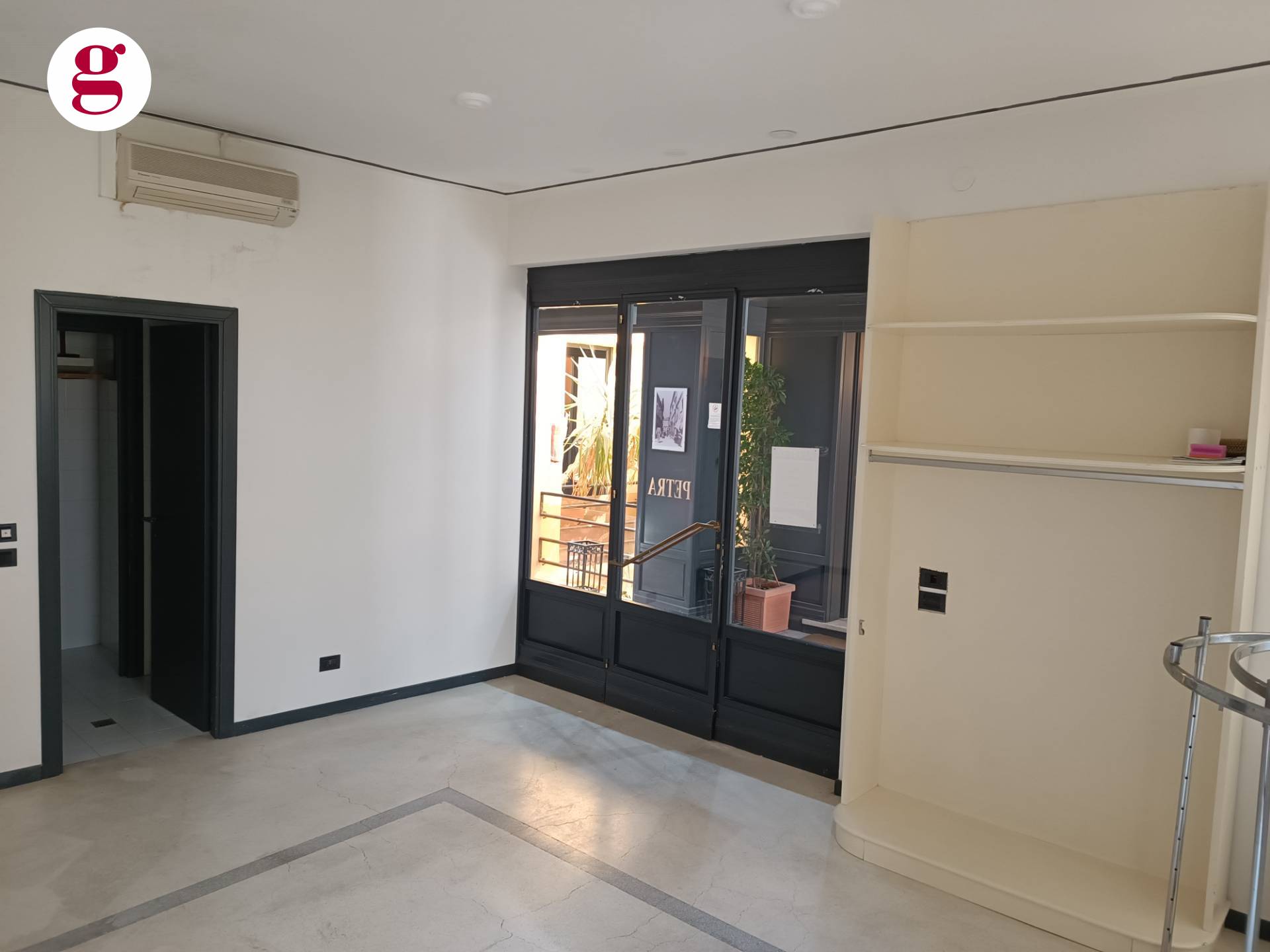 Locale commerciale in affitto a Vasto, Vasto Paese