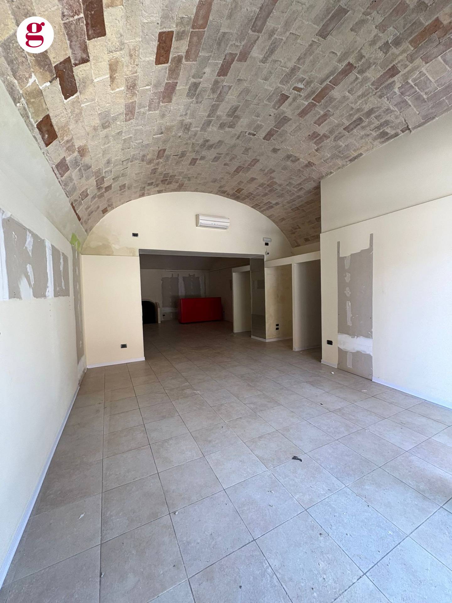 Locale commerciale in vendita a Vasto, Vasto Paese