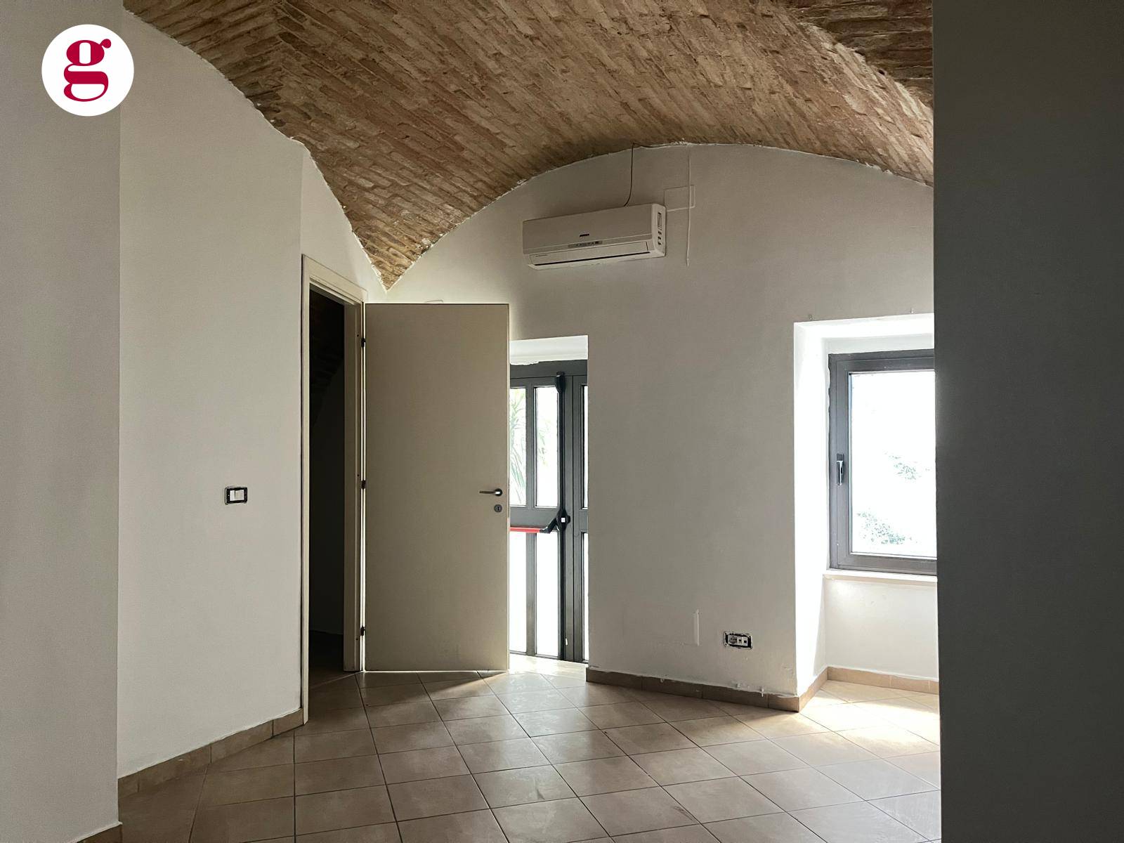 Locale commerciale in affitto a Vasto, Vasto Paese