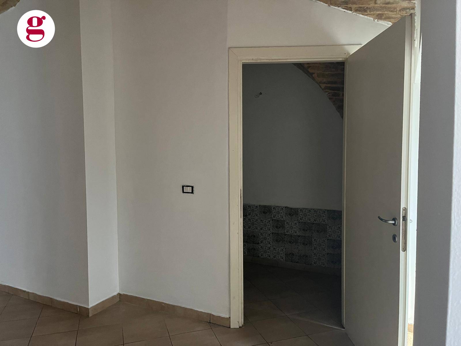 Locale commerciale in affitto a Vasto, Vasto Paese