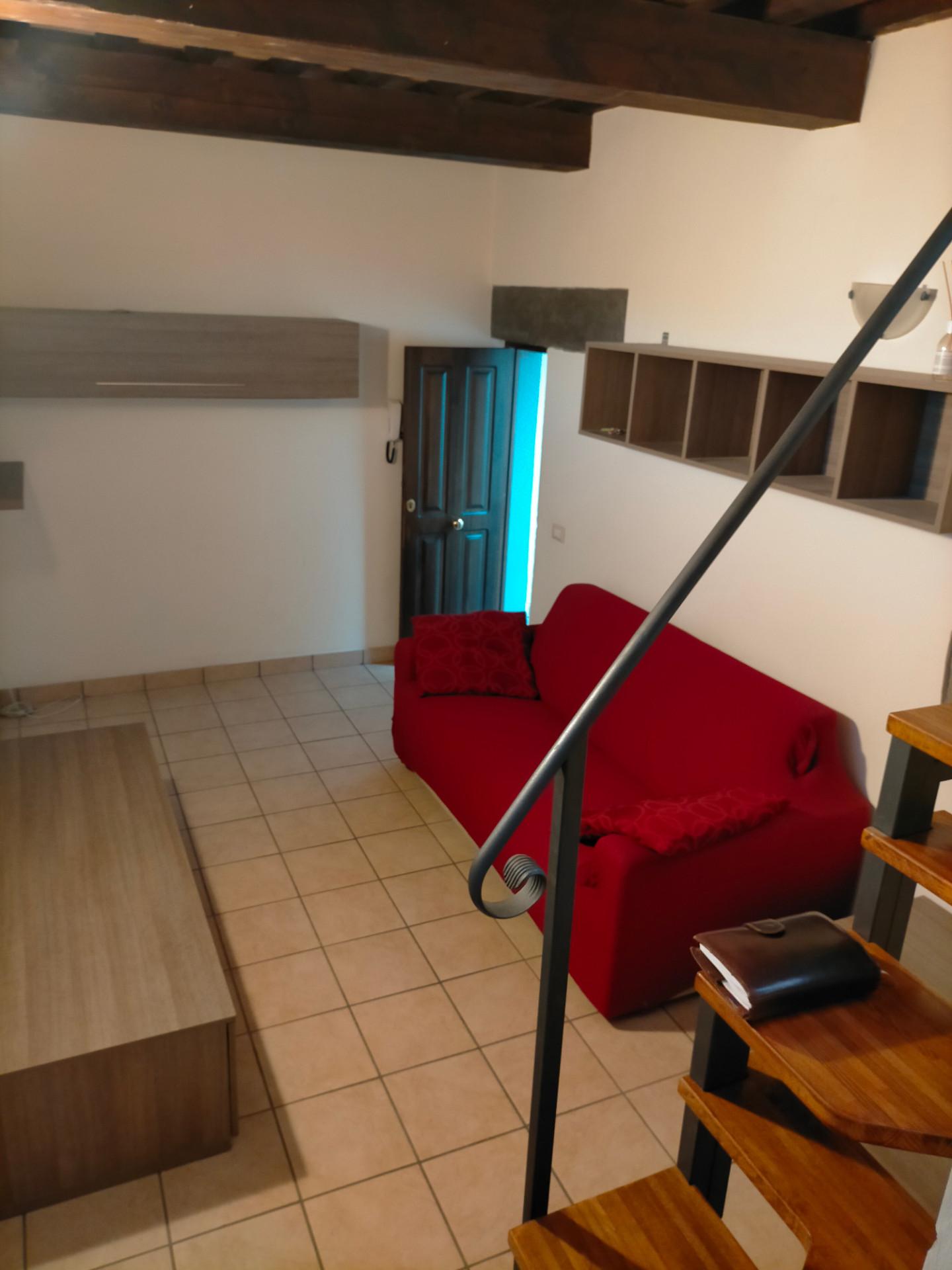 Trilocale arredato in affitto, Pisa borgo stretto