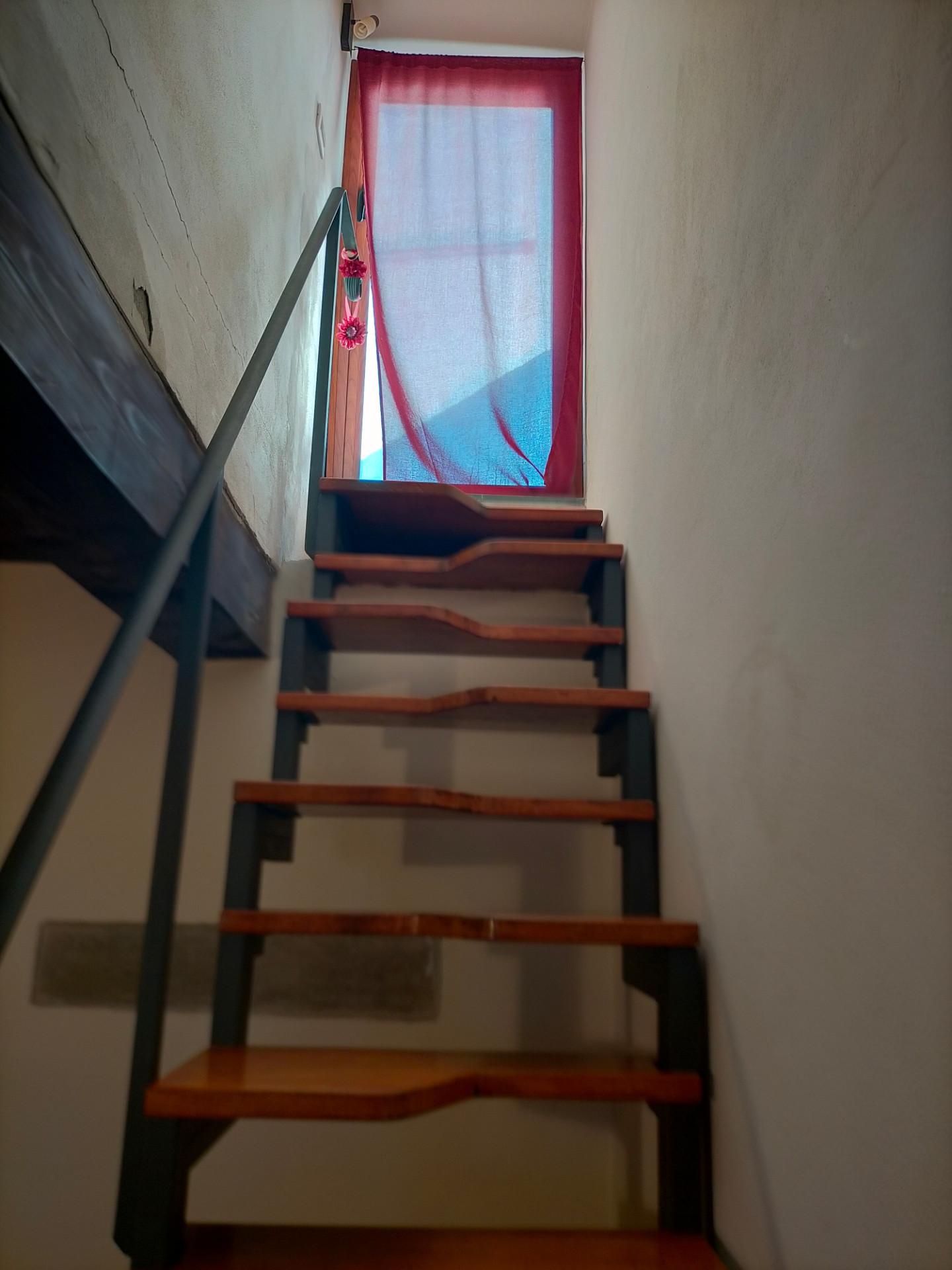 Trilocale arredato in affitto, Pisa borgo stretto