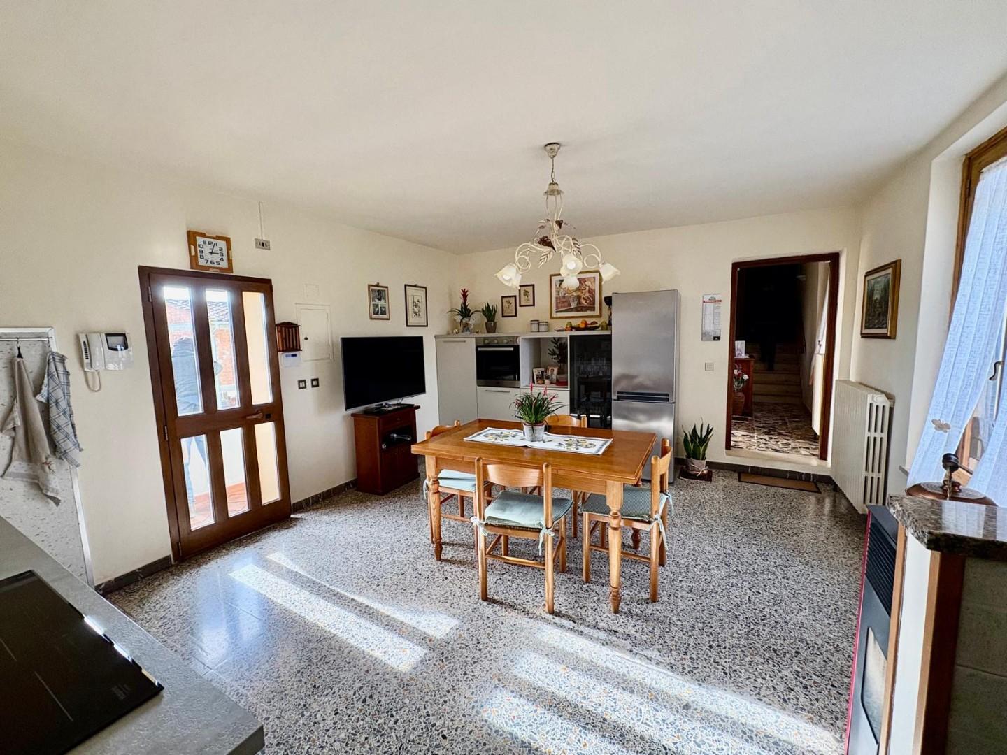 Casa indipendente con giardino a Castelfiorentino