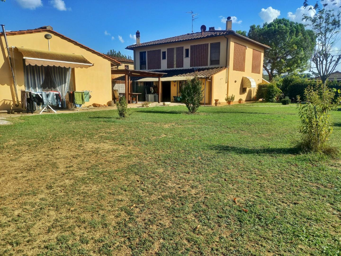 Rustico con giardino a Castelfiorentino