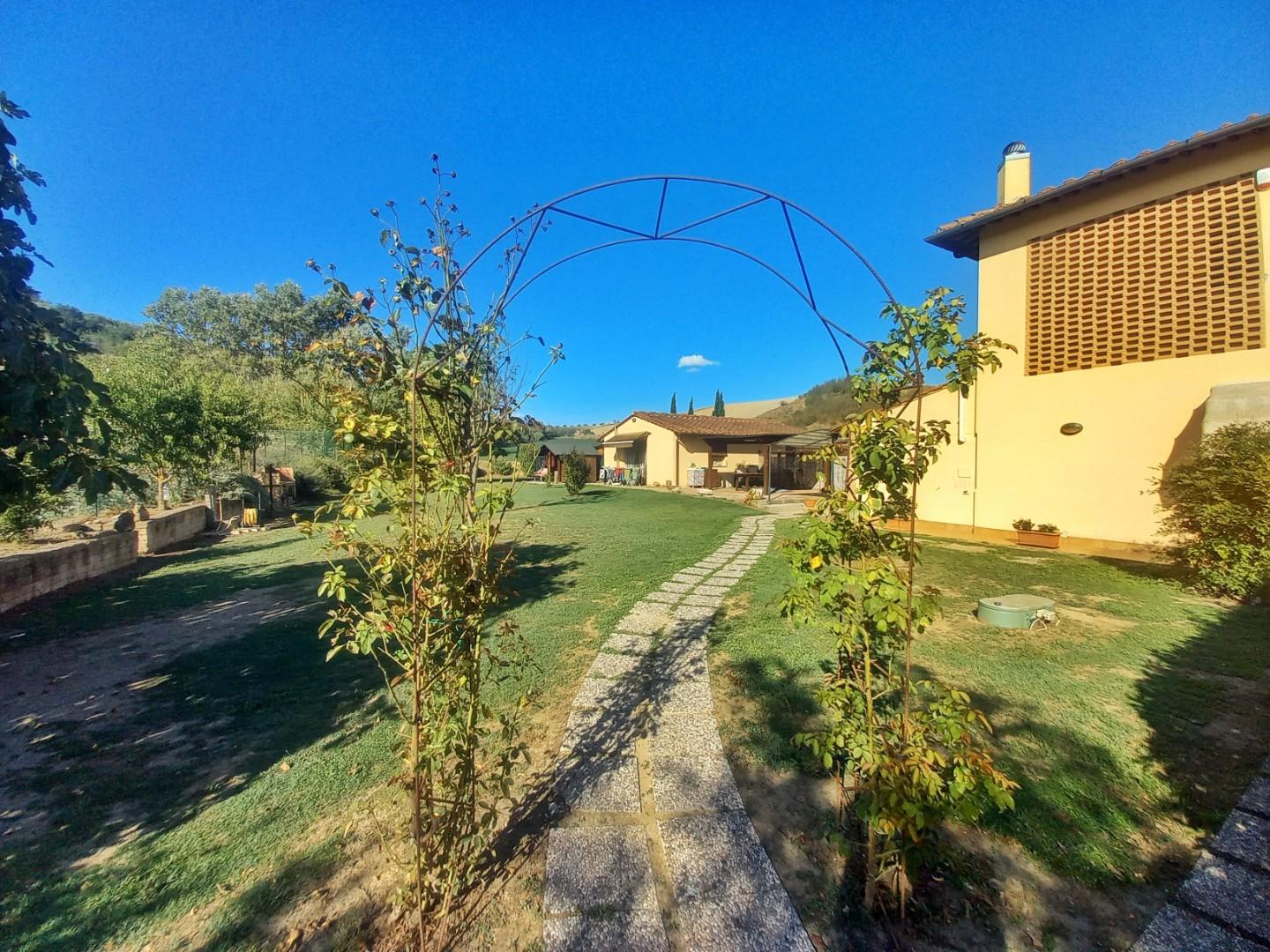 Rustico con giardino a Castelfiorentino