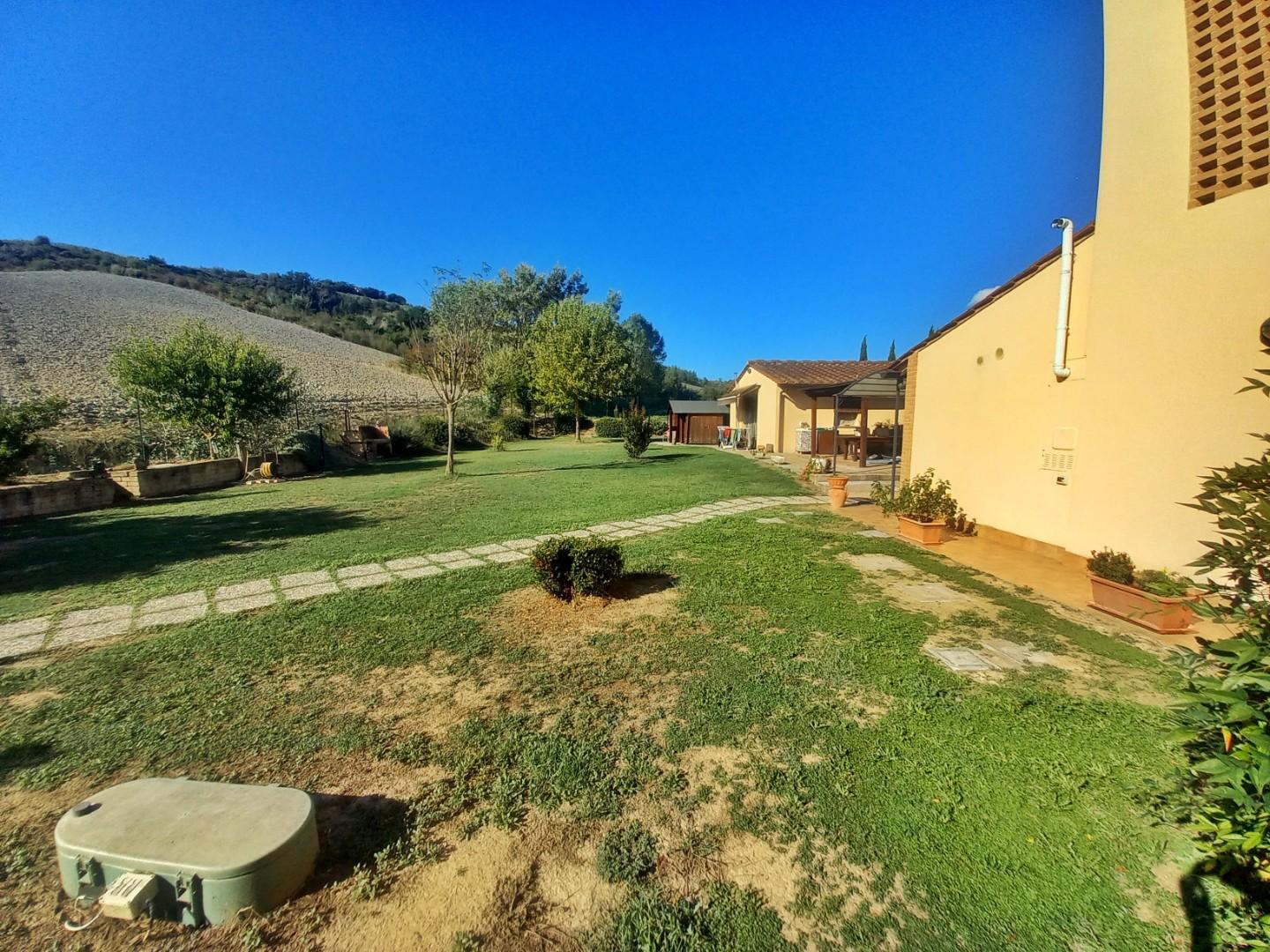 Rustico con giardino a Castelfiorentino