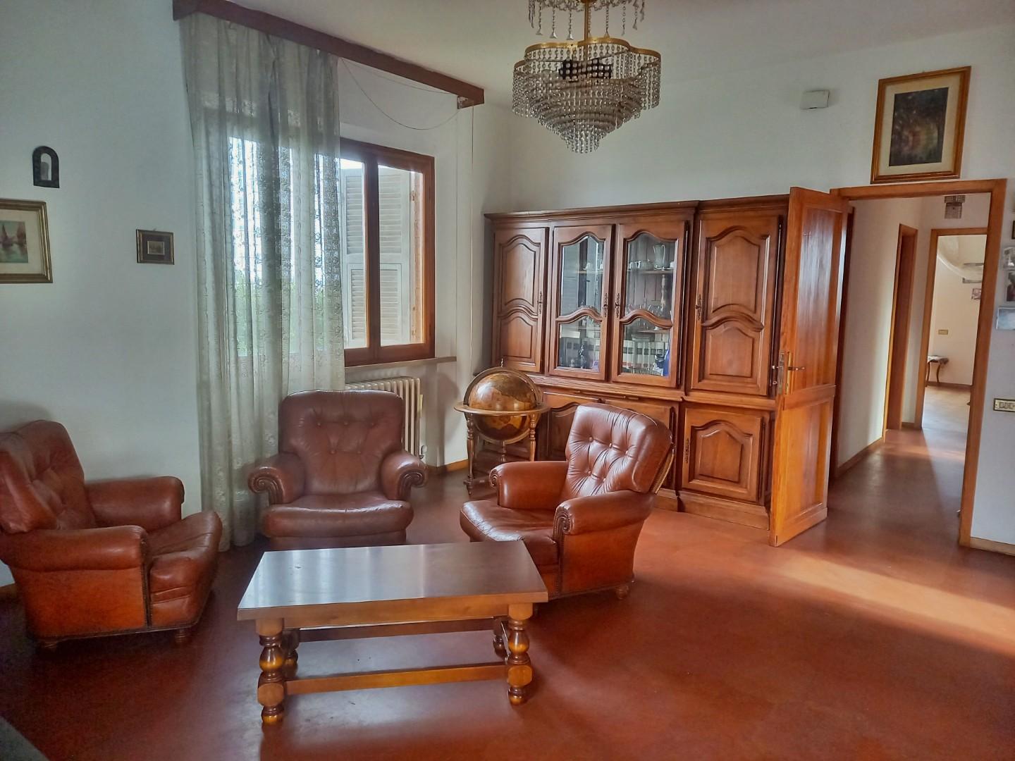 Villa con giardino a Montaione