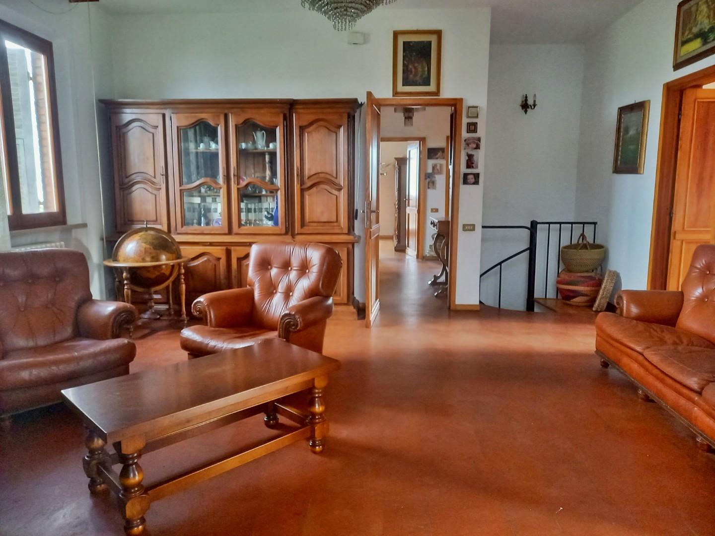 Villa con giardino a Montaione