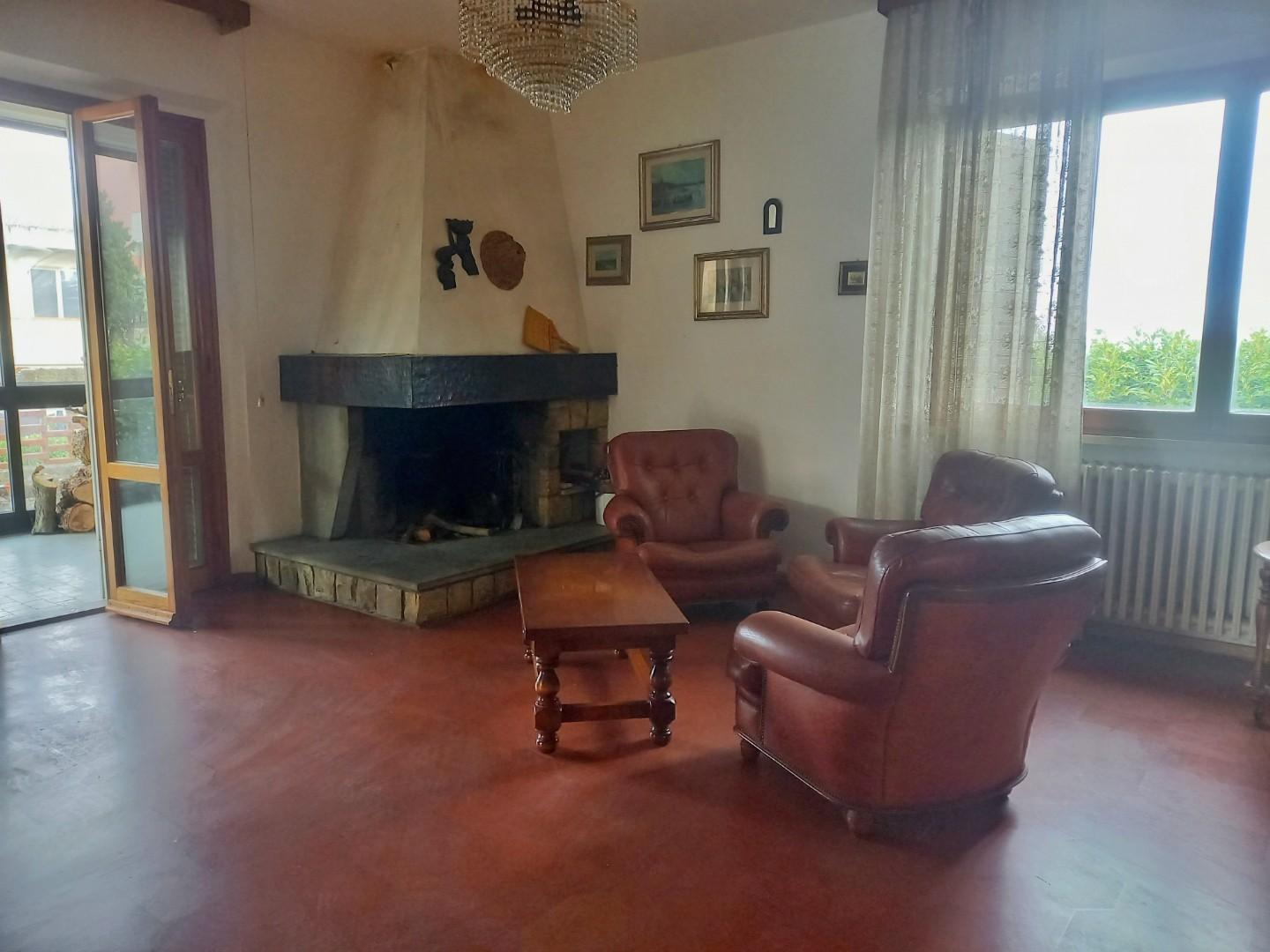 Villa con giardino a Montaione