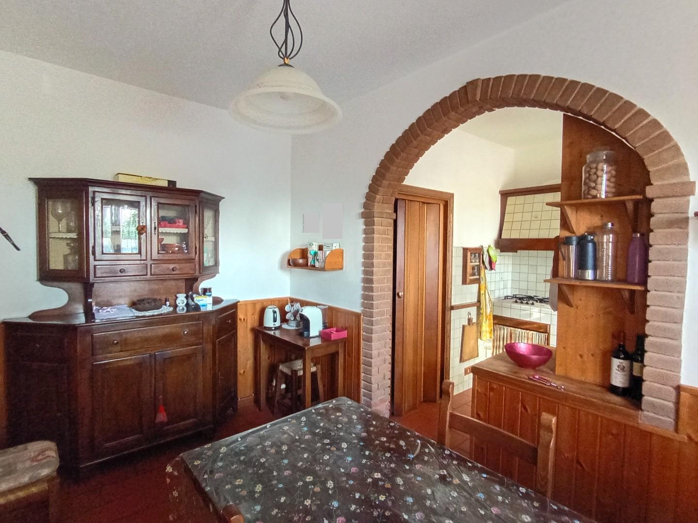 Casa indipendente con giardino a Gambassi Terme