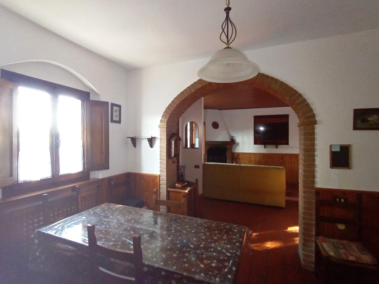 Casa indipendente con giardino a Gambassi Terme