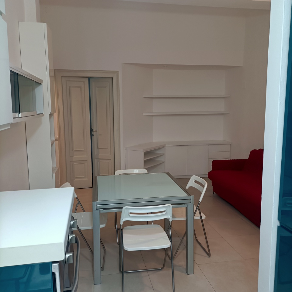 Trilocale arredato in affitto a Milano