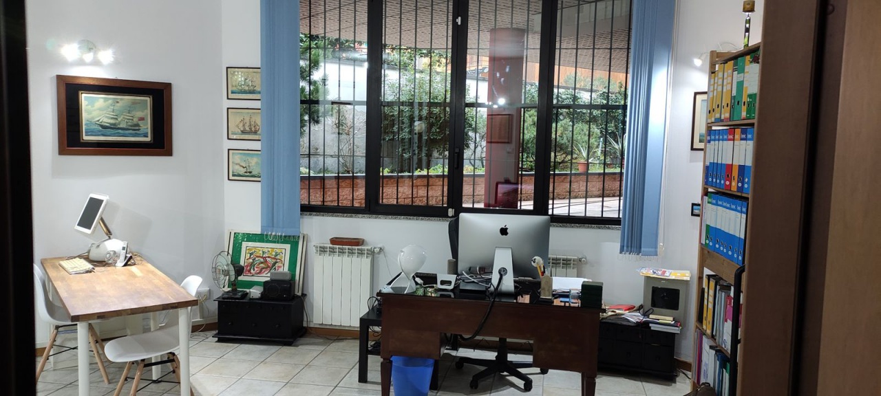 Attivit commerciale in vendita a Milano