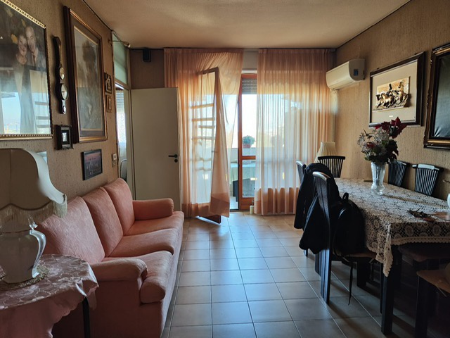 Quadrilocale con terrazzo a Milano