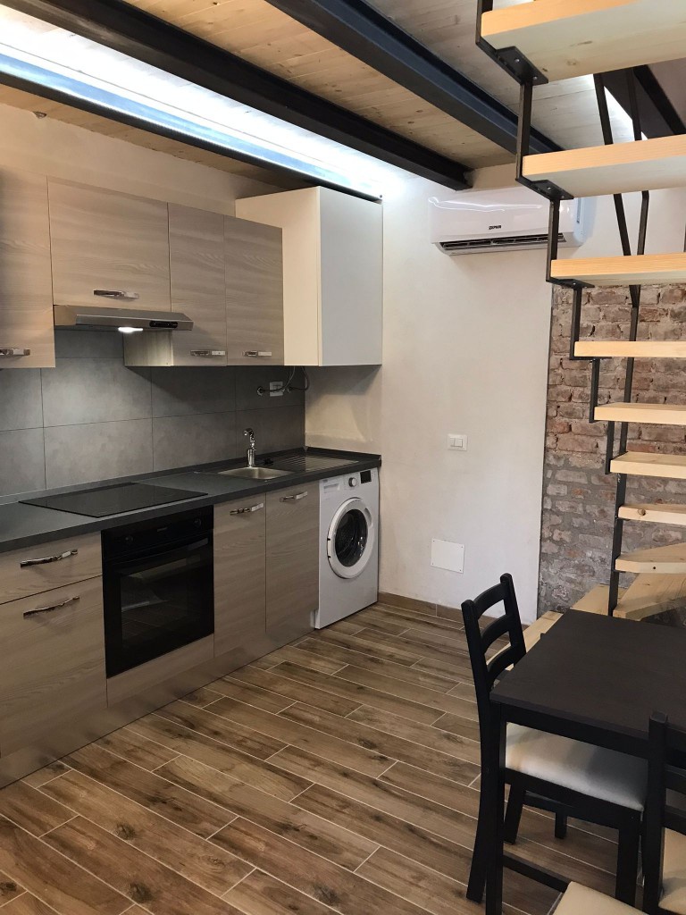 Bilocale arredato in affitto a Milano