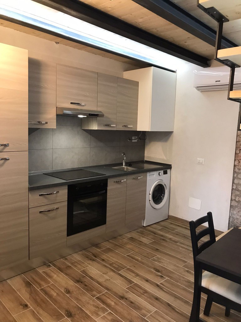 Bilocale arredato in affitto a Milano