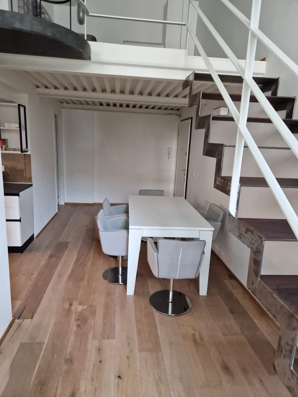 Trilocale arredato in affitto a Milano