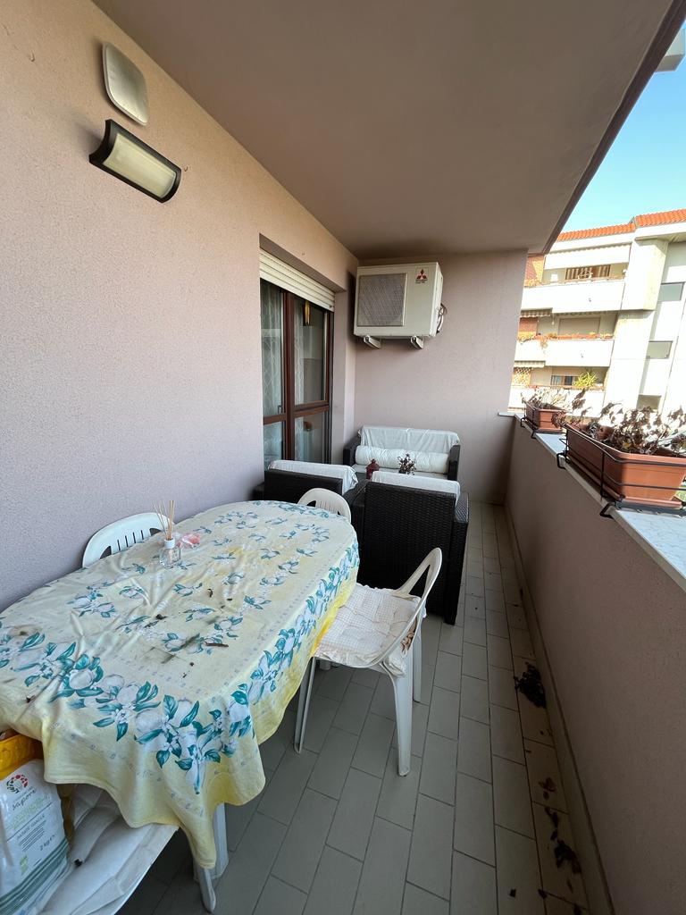 Trilocale arredato in affitto a Monza