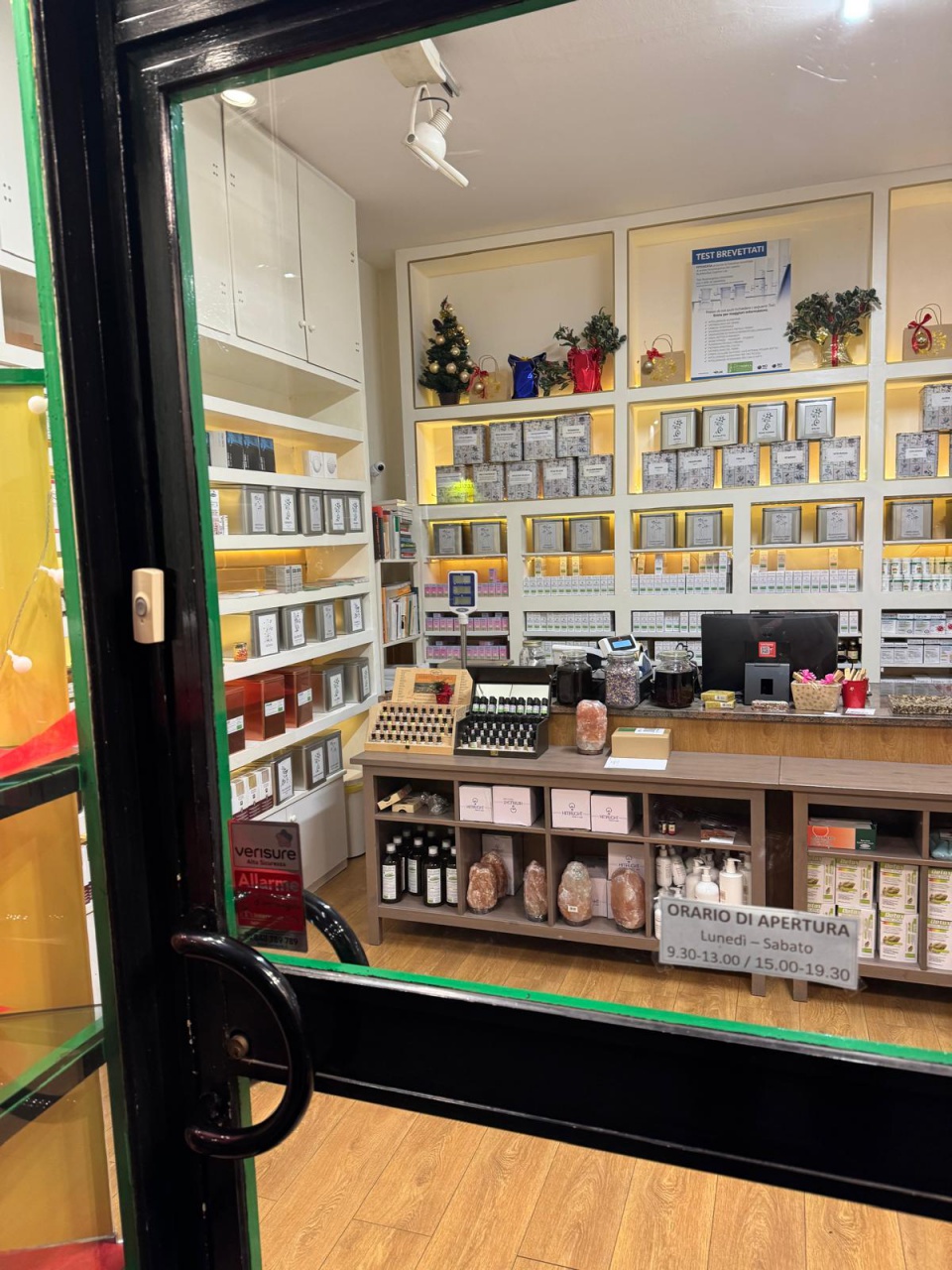 Negozio ristrutturato a Milano