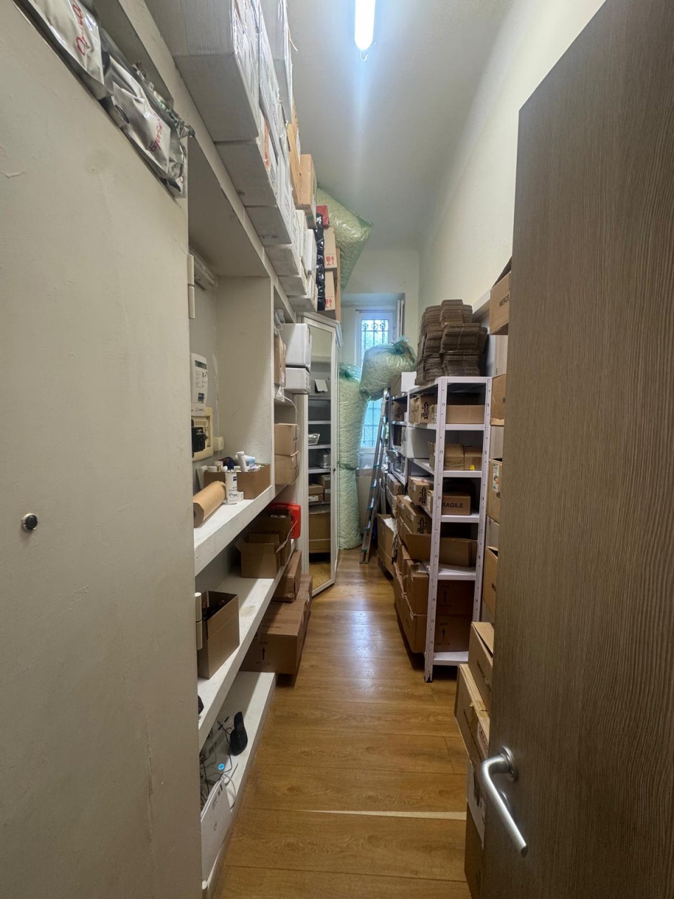 Negozio ristrutturato a Milano