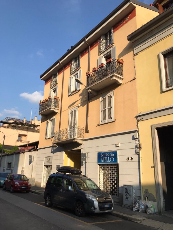 Monolocale arredato in affitto a Monza