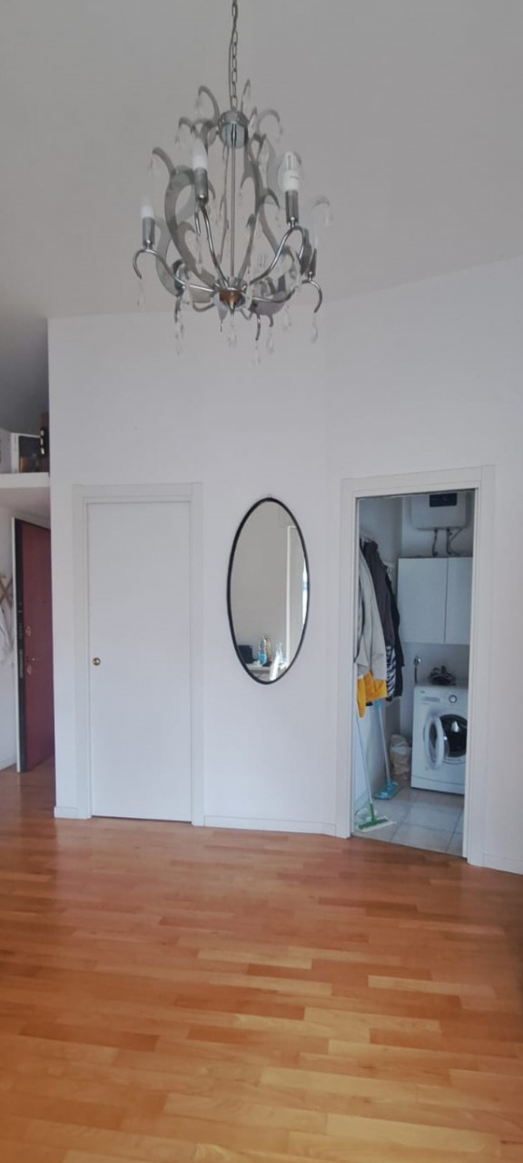 Monolocale arredato in affitto a Milano