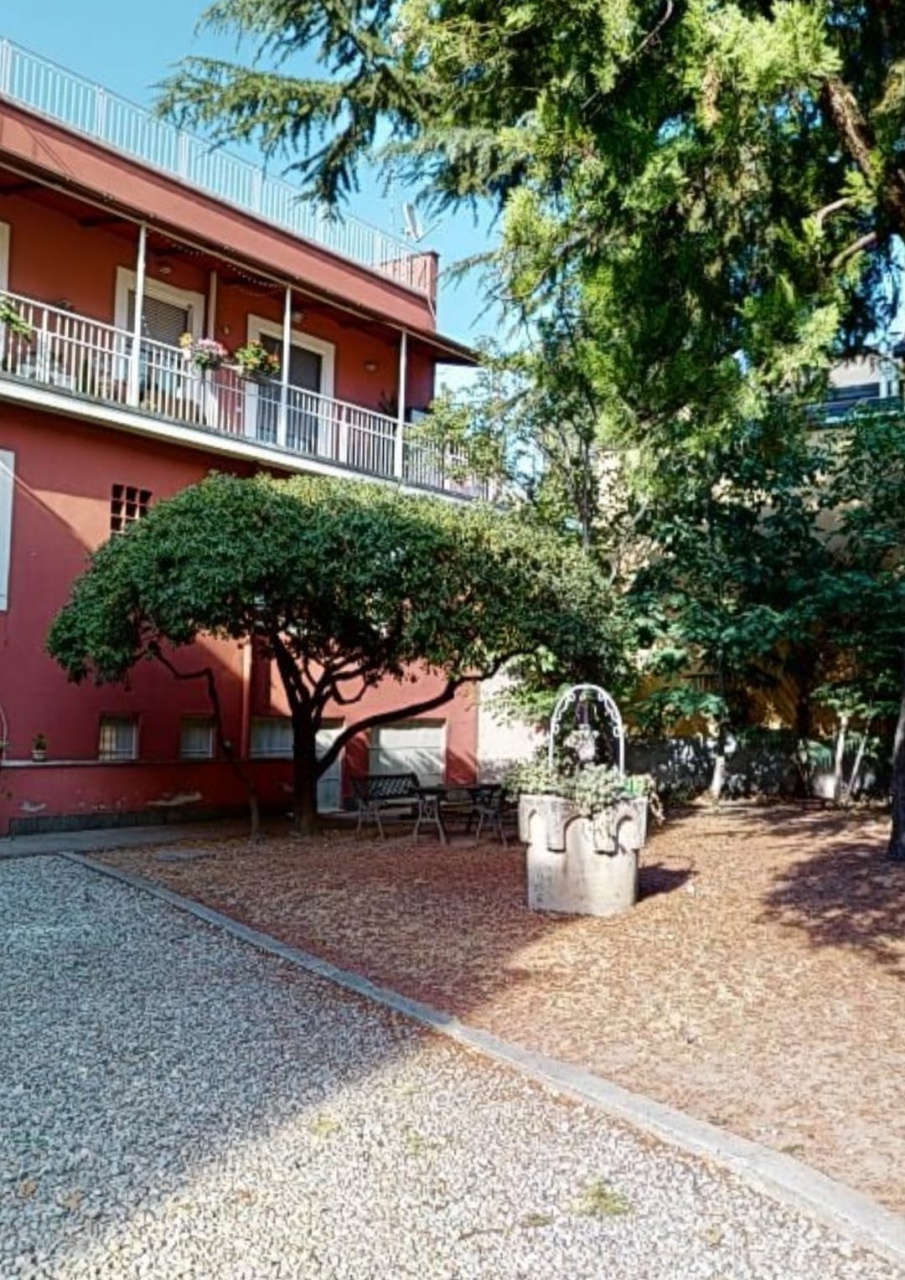 Monolocale arredato in affitto a Milano