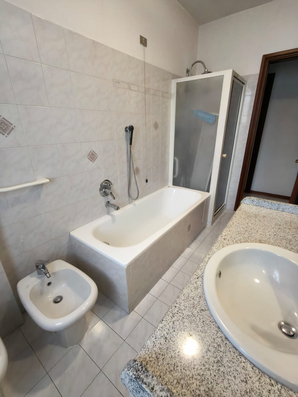 Trilocale con terrazzo a Desio