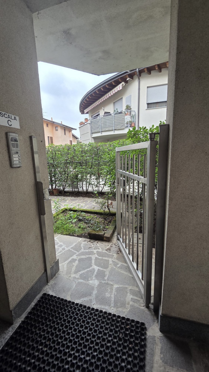 Trilocale arredato in affitto a Vimodrone