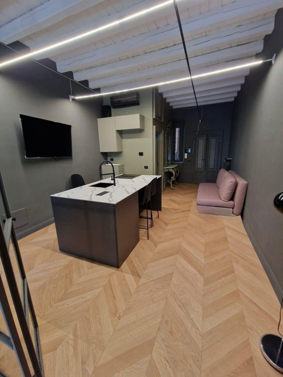 Bilocale arredato in affitto a Milano