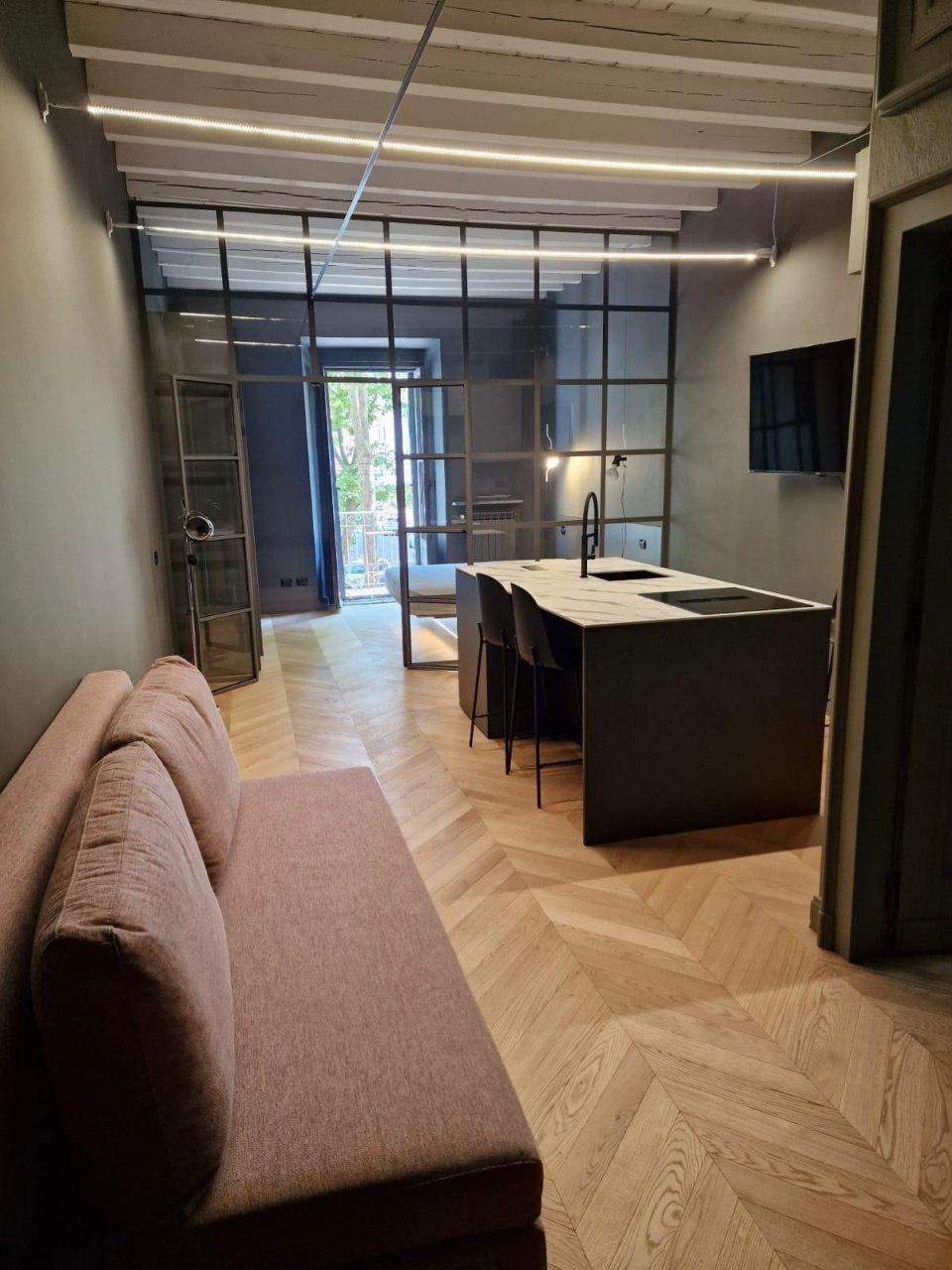 Bilocale arredato in affitto a Milano