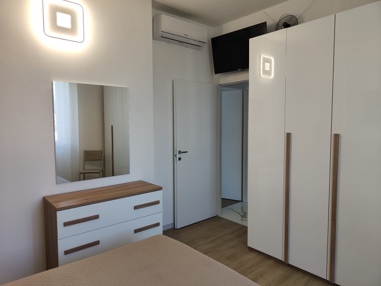 Trilocale arredato in affitto a Monza