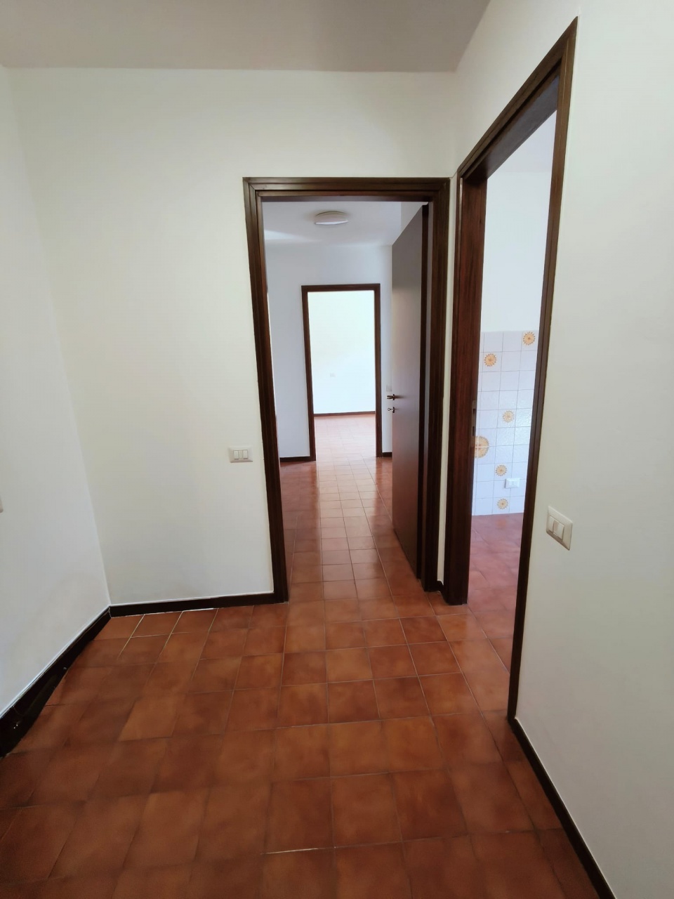 Trilocale con box a Monza