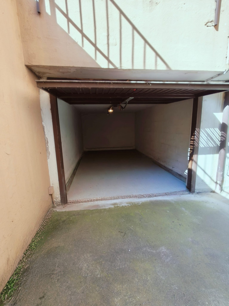 Trilocale con box a Monza