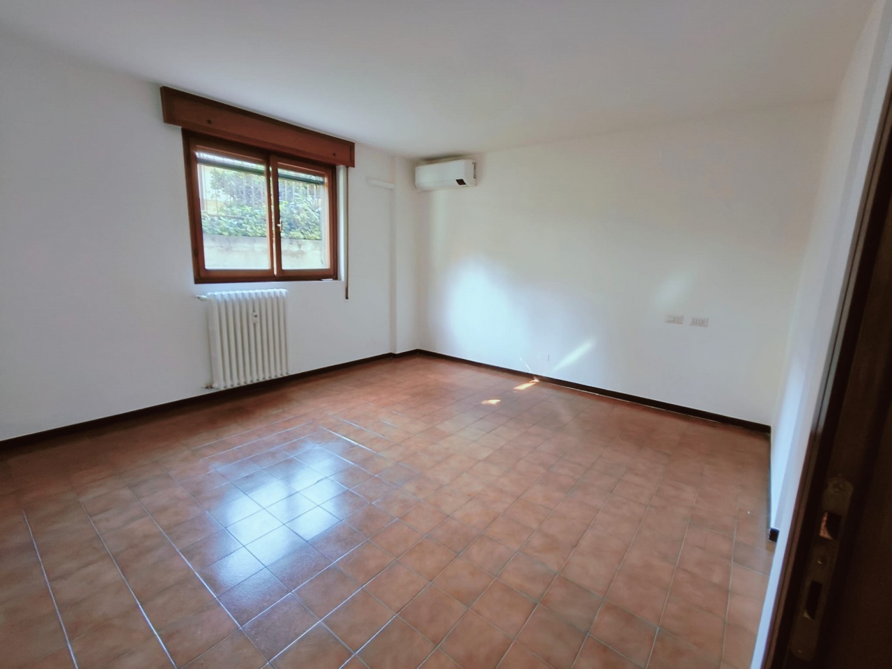 Trilocale con box a Monza