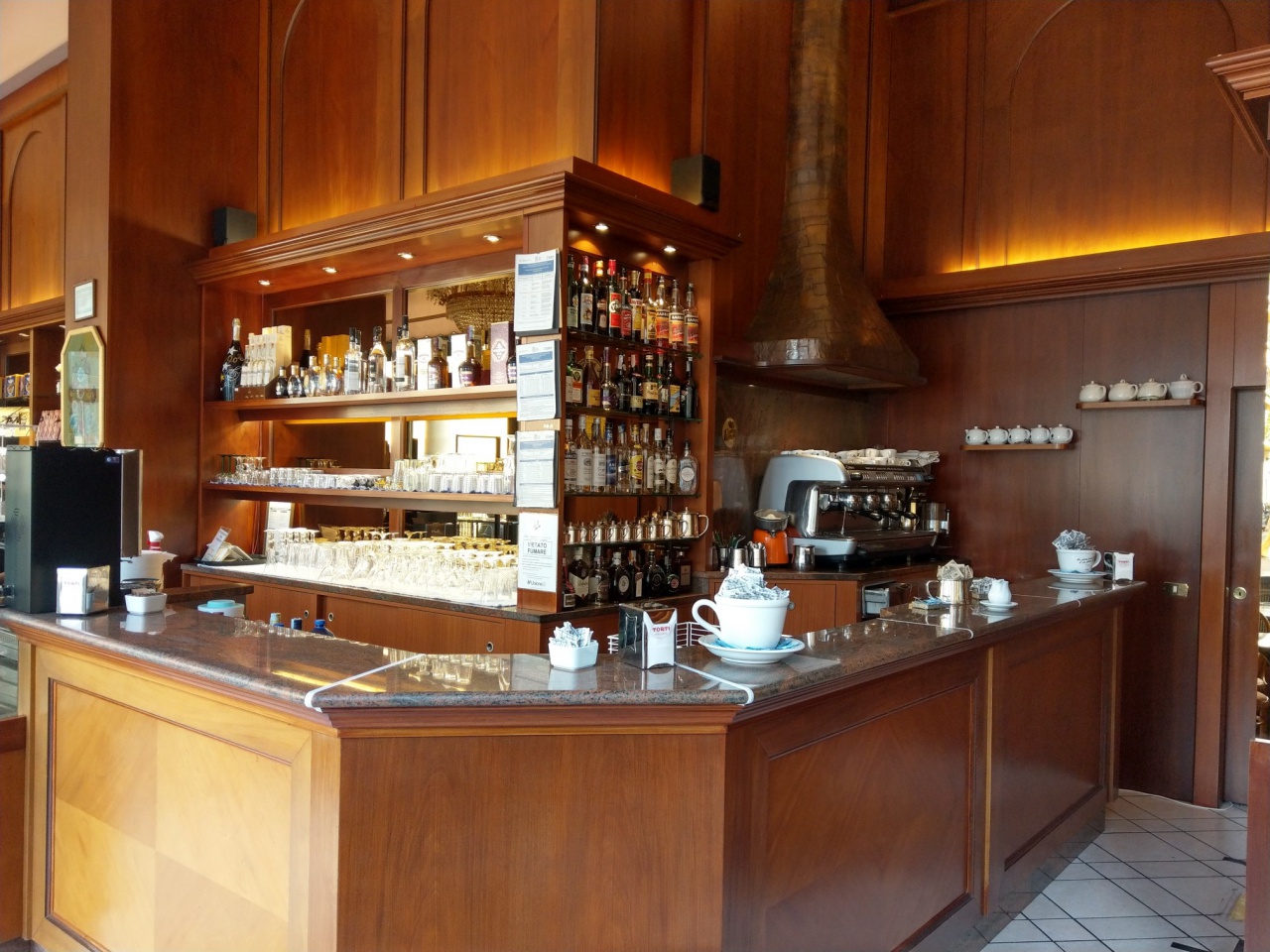 Attivit� commerciale con box a Sesto San Giovanni