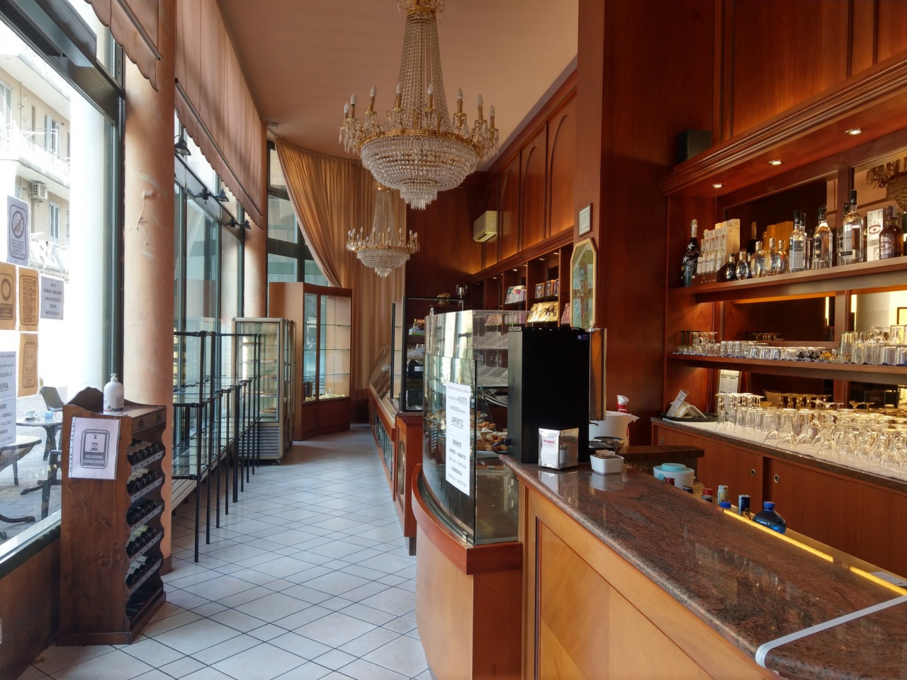 Attivit� commerciale con box a Sesto San Giovanni