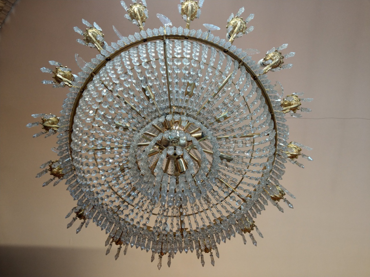 Attivit� commerciale con box a Sesto San Giovanni