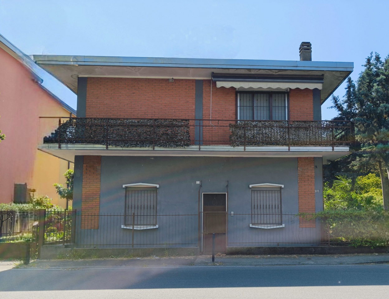 Villa con giardino a Cinisello Balsamo