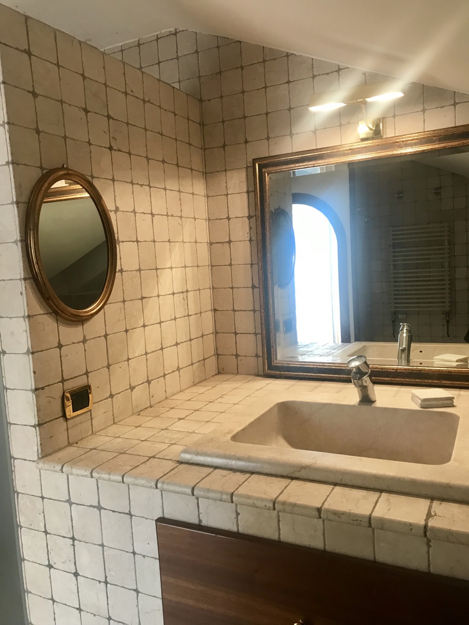 Quadrilocale con terrazzo a Monza