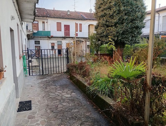Casa indipendente con giardino a Monza