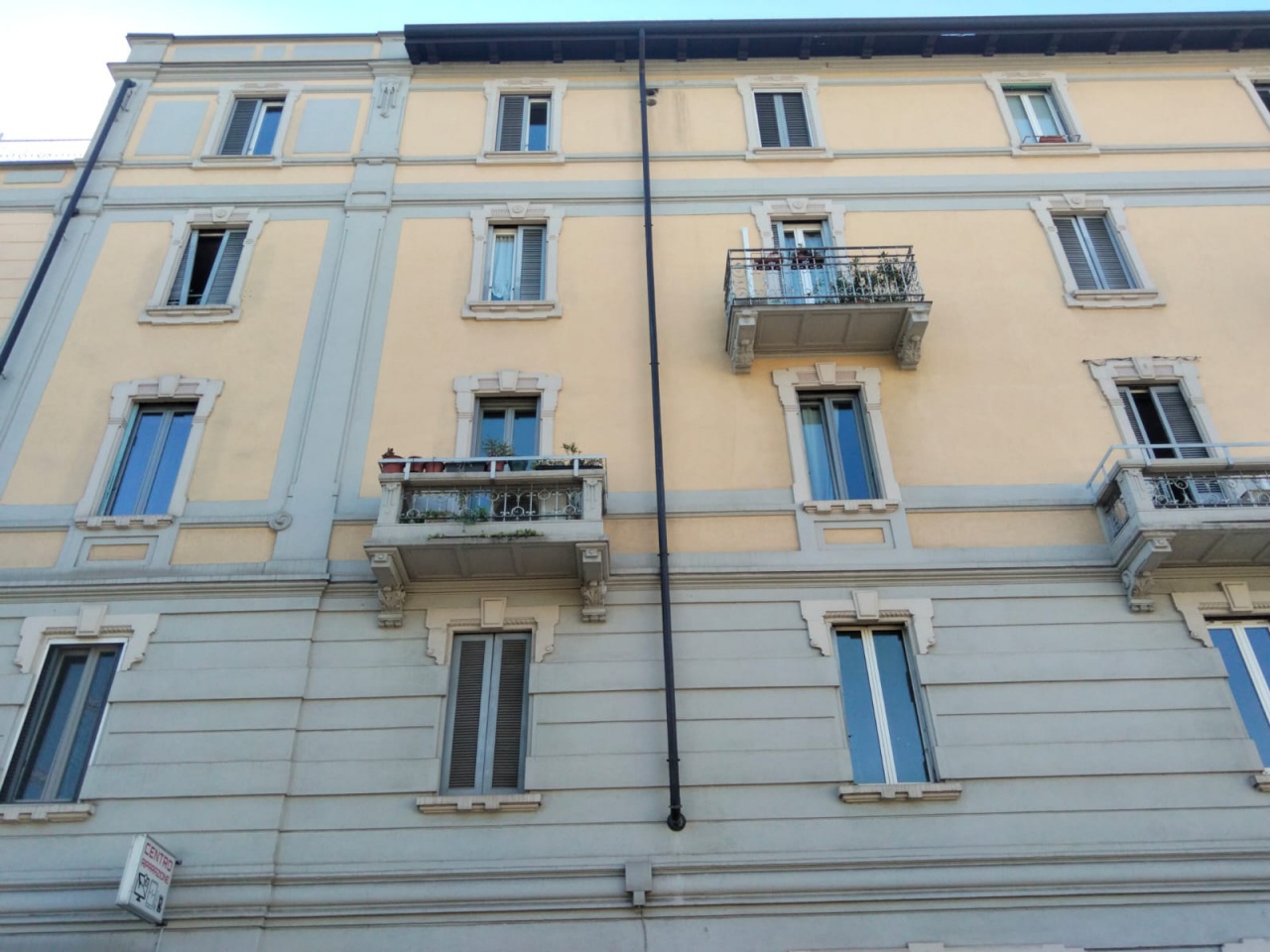 Bilocale arredato in affitto a Milano