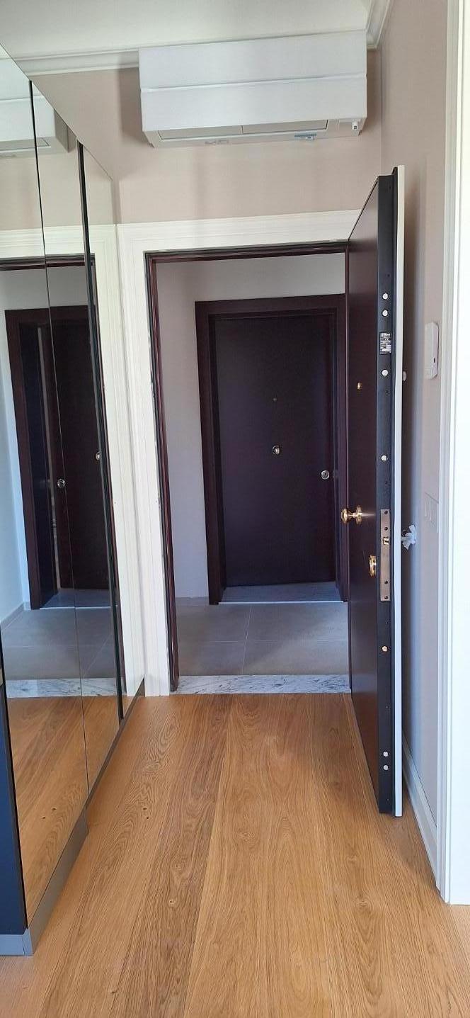 Trilocale arredato in affitto a Livorno