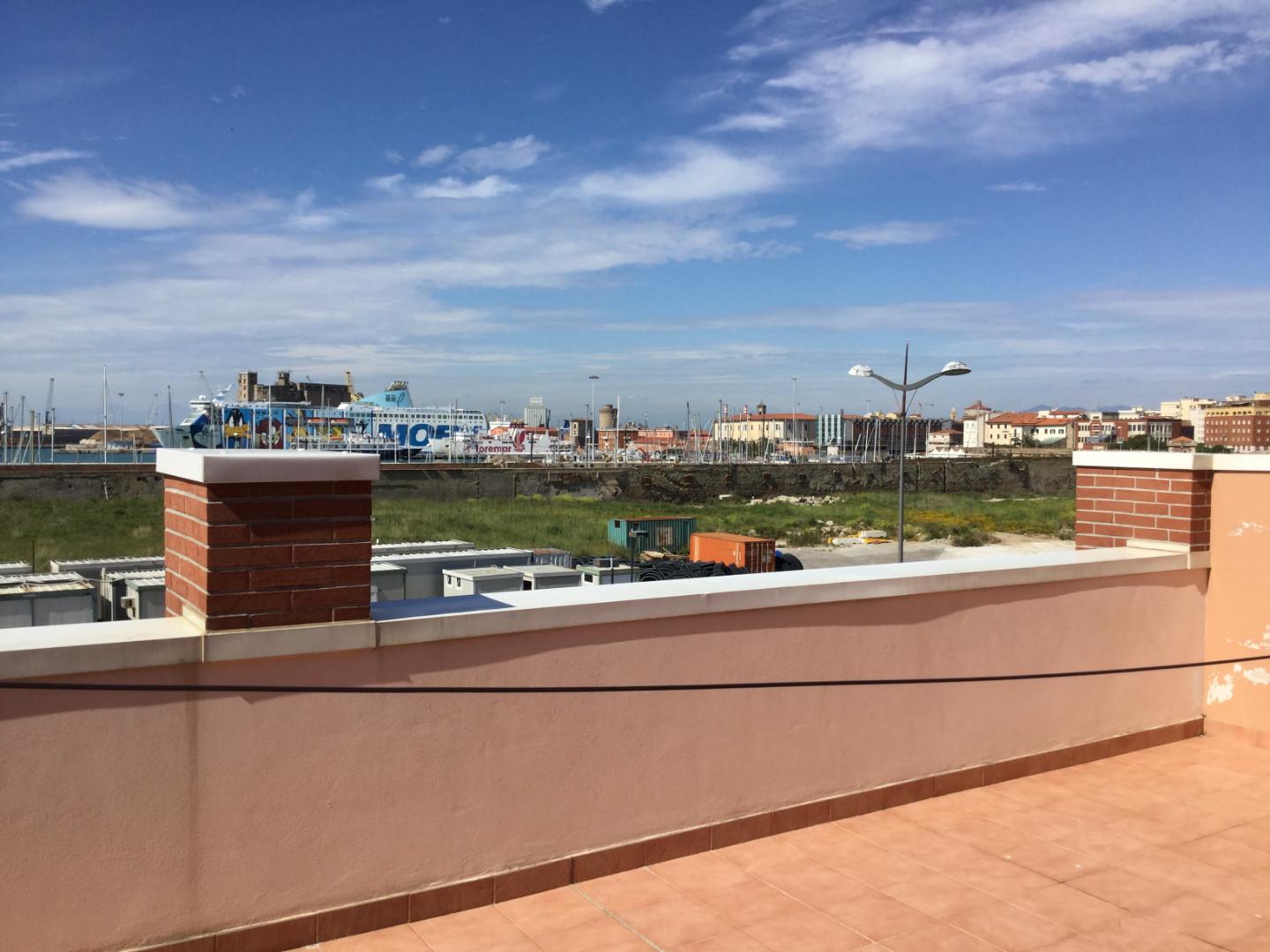 Bilocale arredato in affitto, Livorno porta a mare