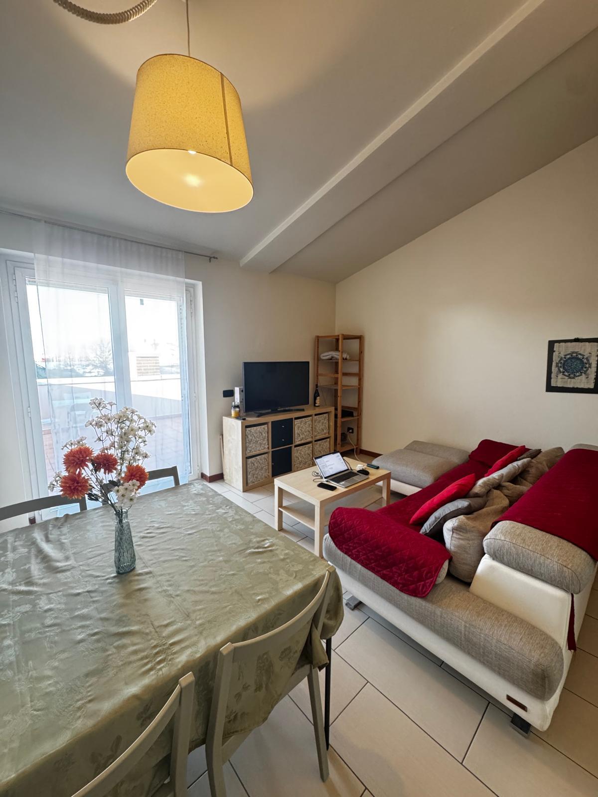 Bilocale arredato in affitto, Livorno porta a mare