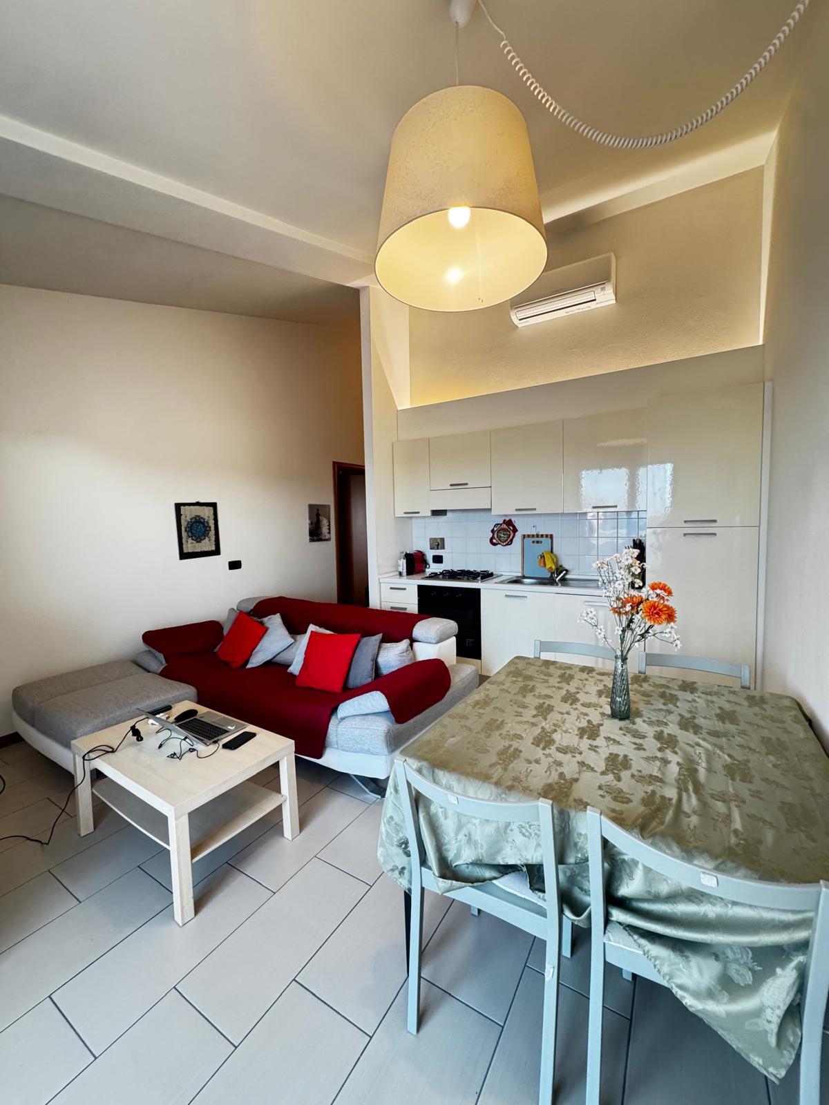 Bilocale arredato in affitto, Livorno porta a mare