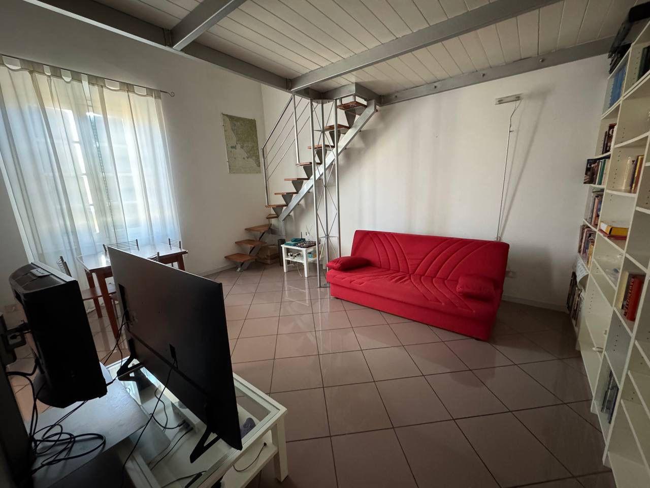 Bilocale arredato in affitto, Livorno centro