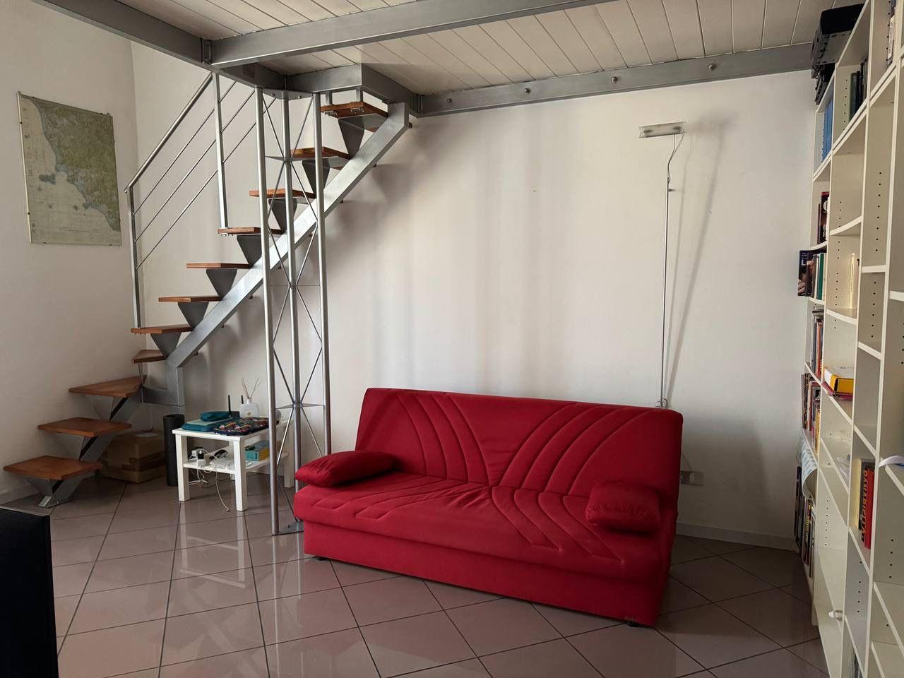 Bilocale arredato in affitto, Livorno centro
