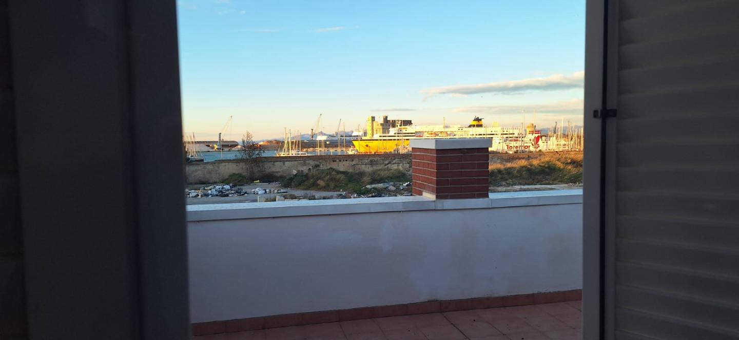 Bilocale arredato in affitto, Livorno porta a mare